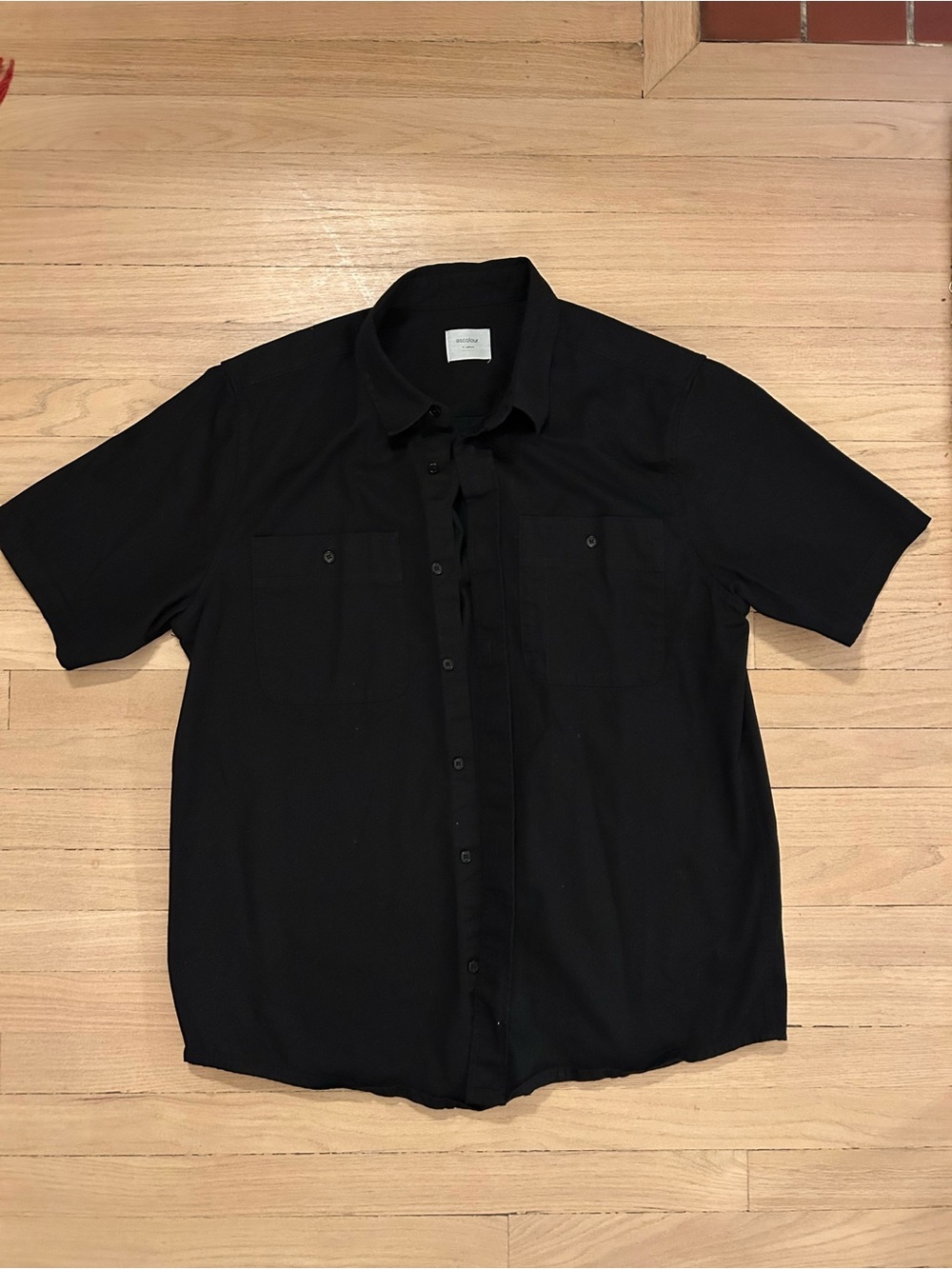 Men's Black Short-Sleeve Button-Up Shirt